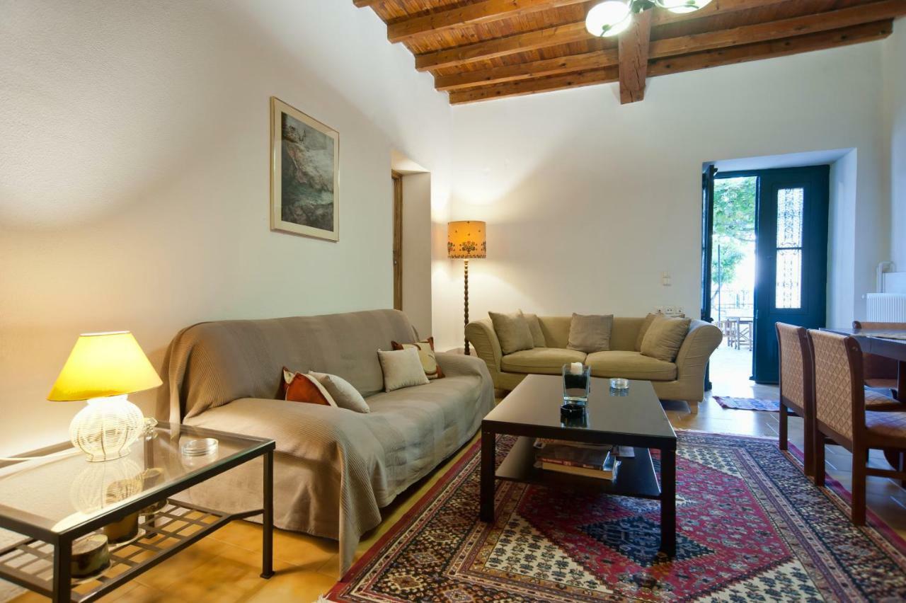 דלפי Elia Apartments Chrisso מראה חיצוני תמונה